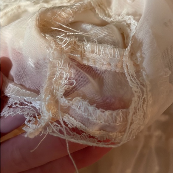 Women’s size M Umgee Floral Embroidered Blouse - Picture 3 of 4